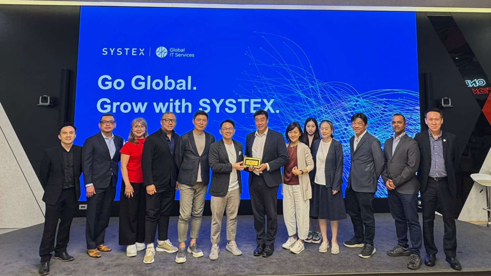 Group photo in SYSTEX Taiwan