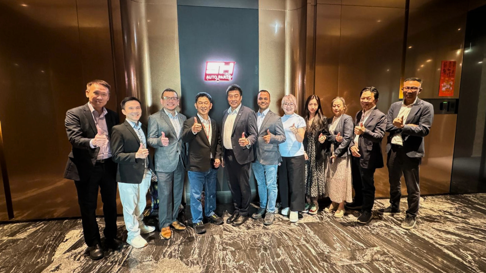 Group photo in Shih Hsiang Auto